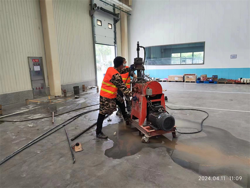 德庆厂房地面下沉塌陷注浆加固施工